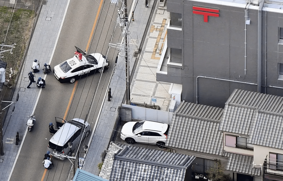 Homem de 86 anos é preso no Japão após atacar hospital e agência dos correios