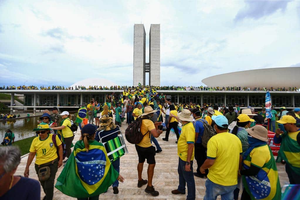 Empresário condenado por atos antidemocráticos: Impacto na democracia brasileira