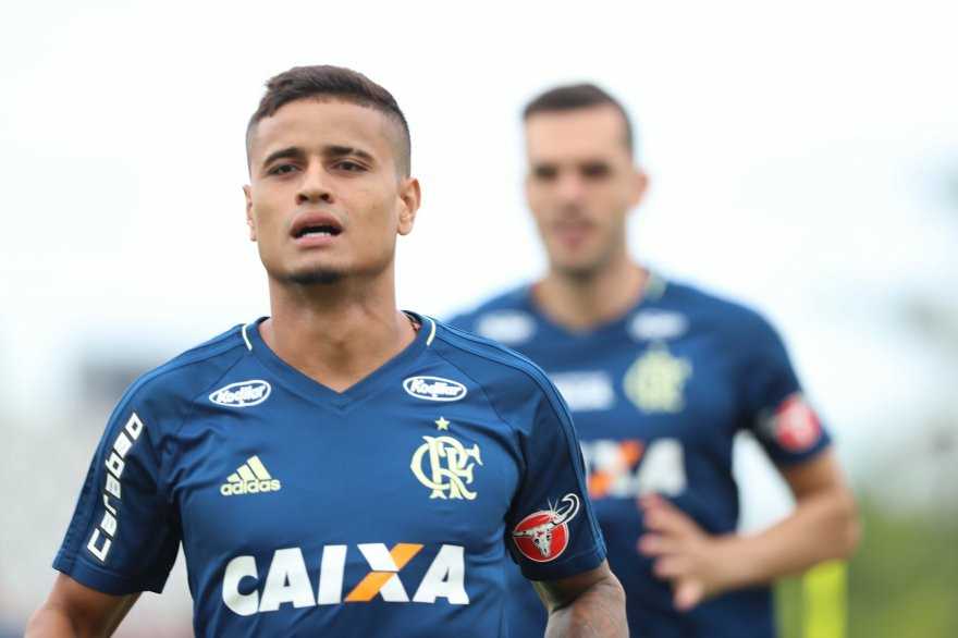 Jogador que passou por Flamengo e Grêmio é suspeito de importunação sexual contra duas mulheres