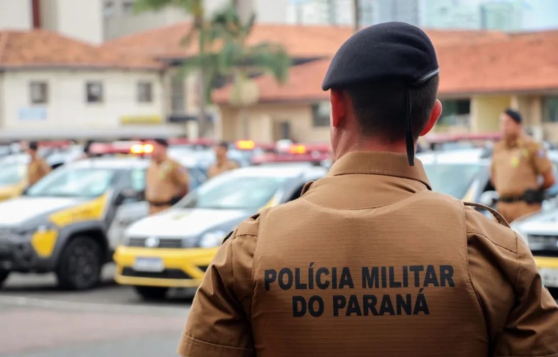 Polícia militar do paraná / homem mata família na ceia de natal