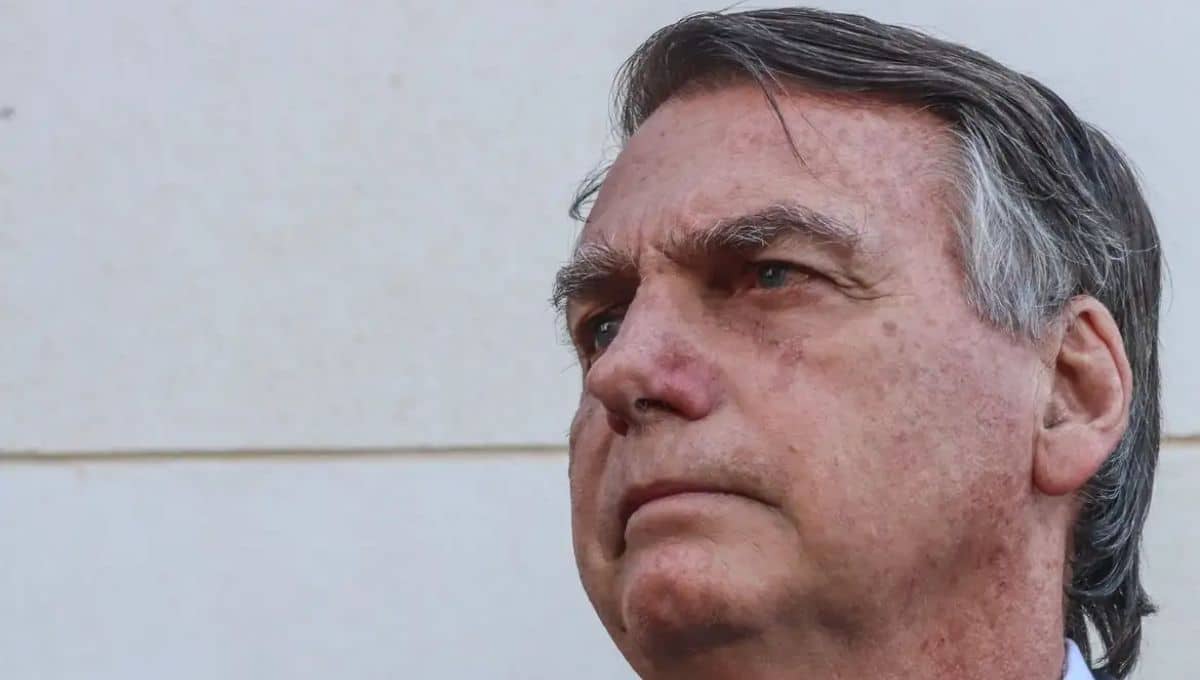 Bolsonaro presente e ativo durante tentativas de golpe, dizem investigações