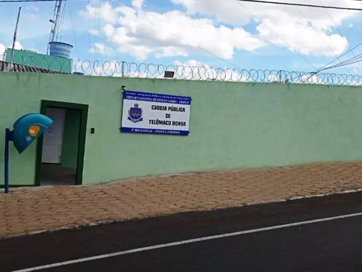 Familiares de detentos protestam por melhorias nas condições da Cadeia Pública de Telêmaco Borba